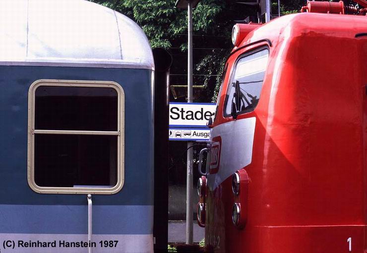 Durchblick im Endbahnhof der Citybahn: Stade